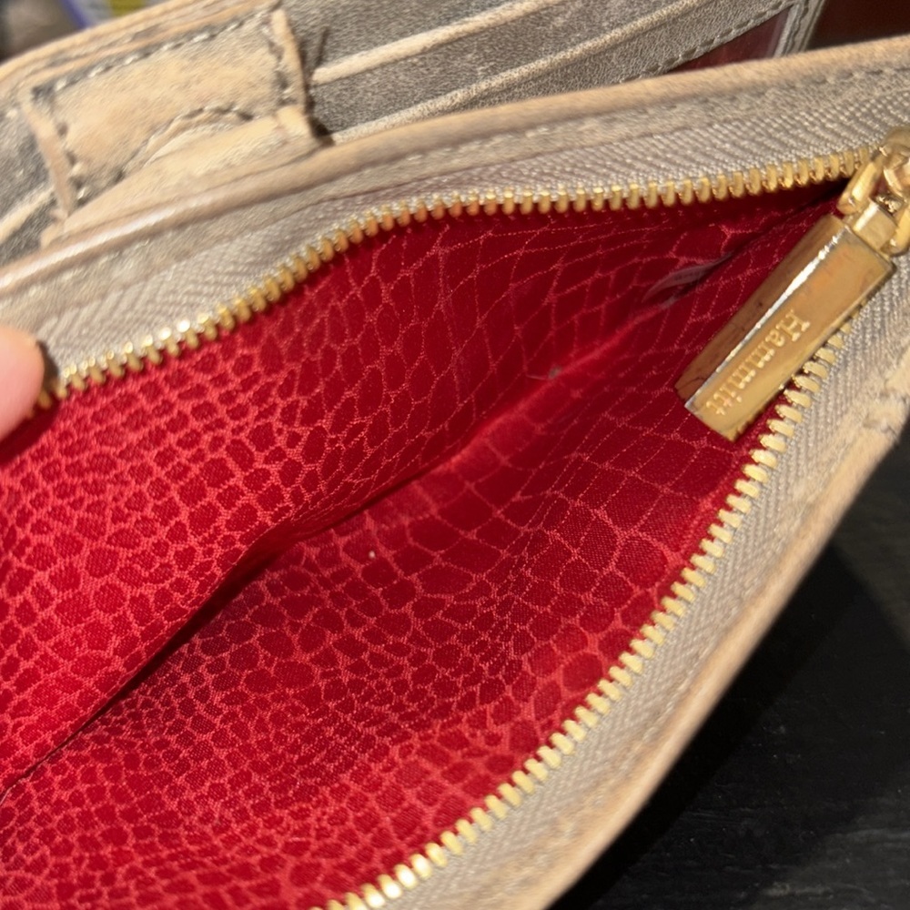 Hammitt 110 North Bifold Wallet with Brass Studs & Hardware w/red accent RR - Picture 8 of 8